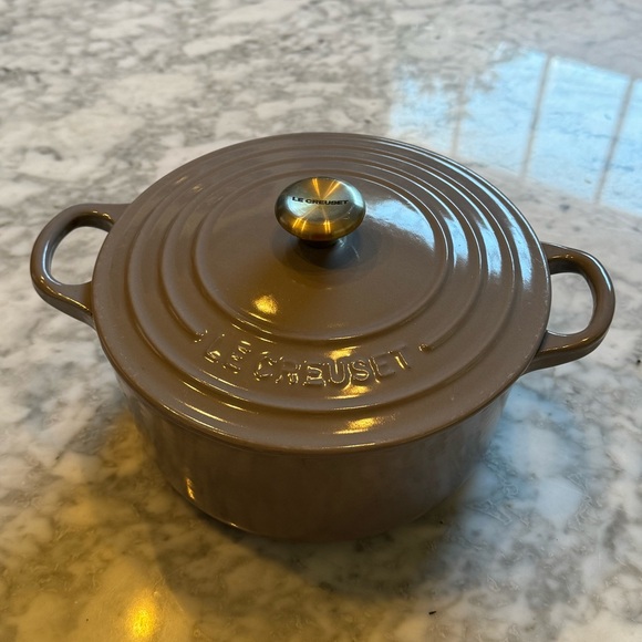 Le Creuset 2 Quart Round Dutch Oven in French Grey - Picture 1 of 5